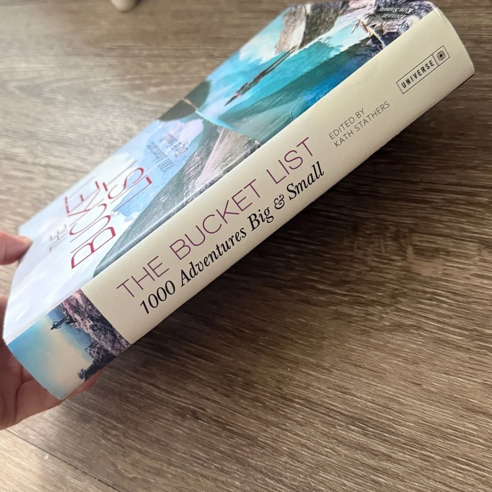 The Bucket‎ List Book - 1000 Adventures Big & Small Coffee Table Book
